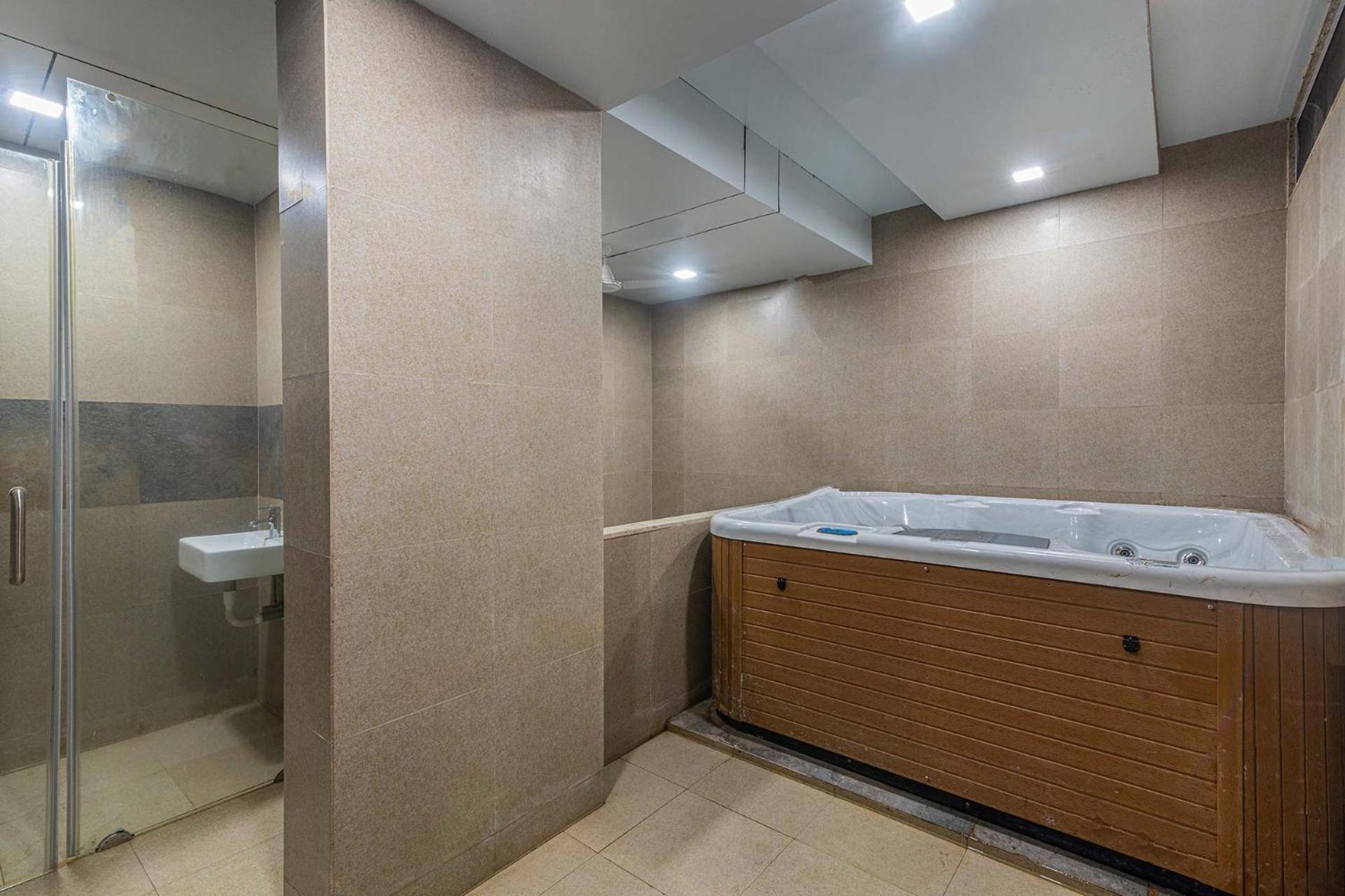 Sierra Skies By Stayvista - A Mountain-View Villa Featuring A Rooftop Swimming Pool, Jacuzzi, Turf, And A Gym For An Elevated Stay Lonavala Luaran gambar